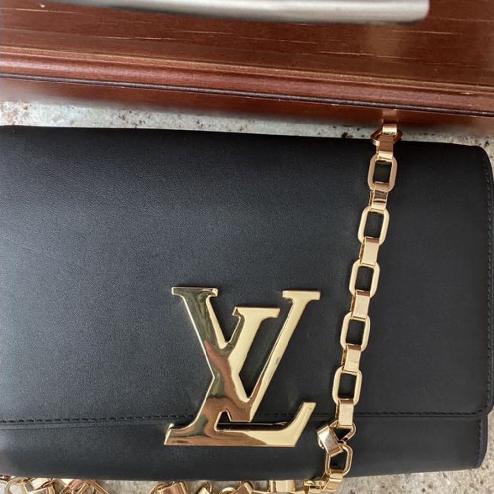 Louis vuitton womens bag.